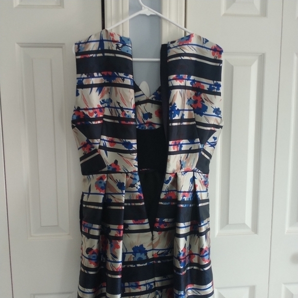 L.K. Bennett London Poppy Classic V Neck Dress 8 - Picture 9 of 12